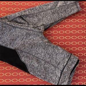 SIZE MED Women’s leggings